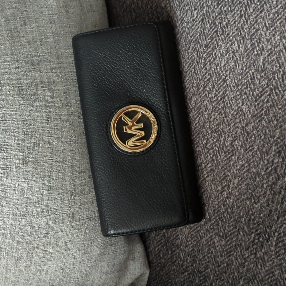 AUTHENTIC MICHAEL KORS BILLFOLD